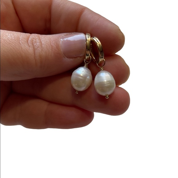 Baroque Freshwater Pearl 14K Gold-Fill Thick Hoop Earrings - Picture 4 of 4